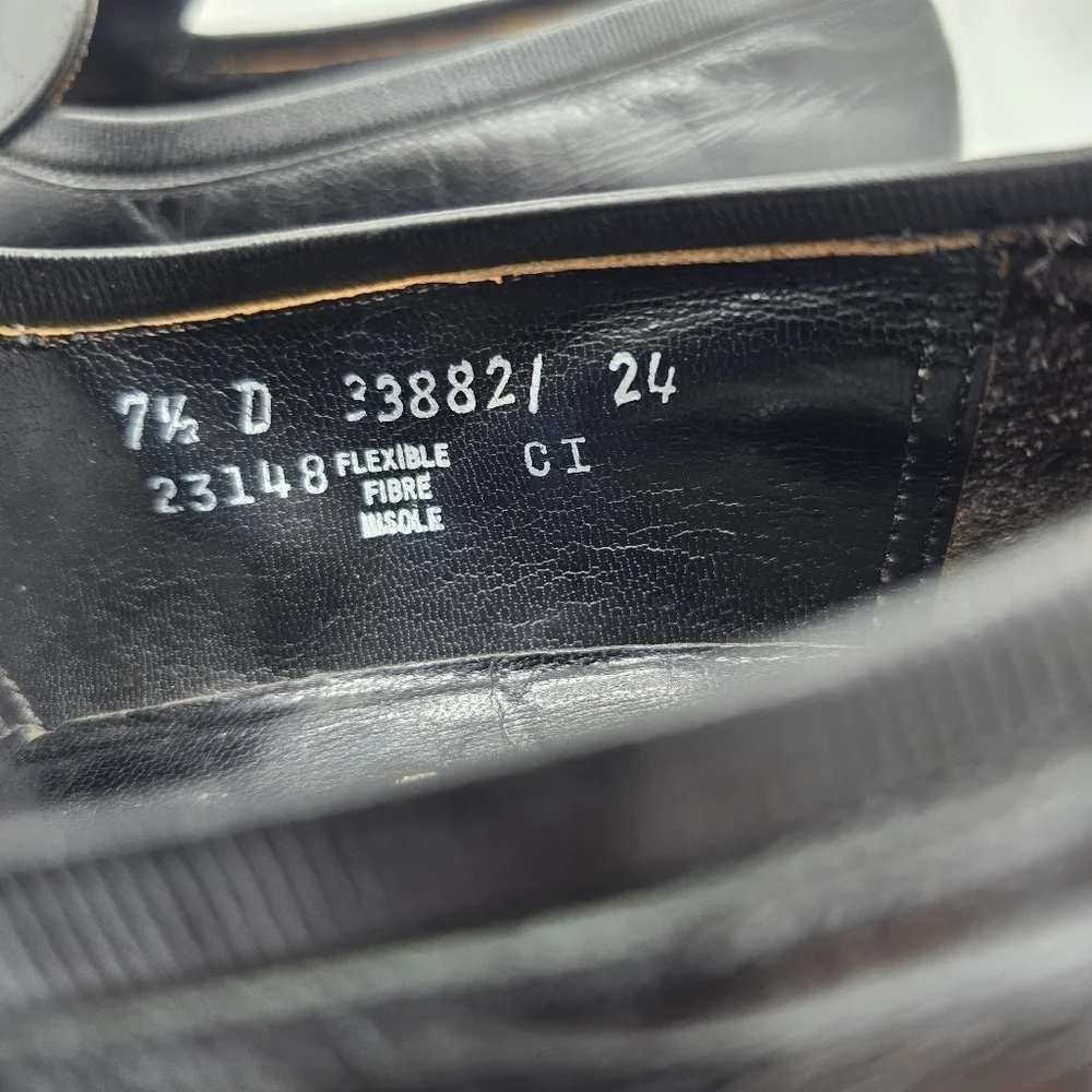 The Florsheim Shoe Men's 7.5 D Black Leather Loafers Slip-On Designer Collection